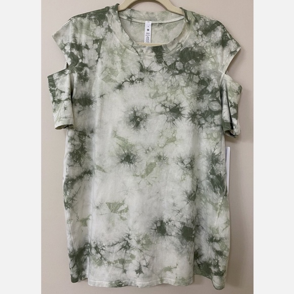 NWT LULULEMON LA ALL YOURS CUT-OUT SHORT SLEEVE CAMO WASH WILLOW GREEN - SIZE 8 - Picture 1 of 5